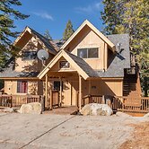 Yosemite Quail - Nestled in With a View!