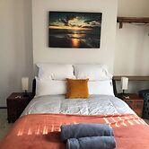 1-bed Apt, Sleeps 2, 20 Mins to Peak District