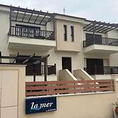 La Mer Luxury Apartments