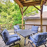 10 Mi to Keeneland: Family Home w/ Deck & Yard