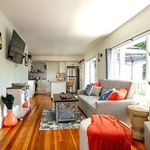 Lakeview Getaway With Hot Tub