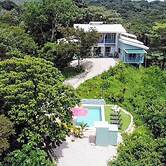 Private Saltwater Pool, Mountain Views, 3min Beach