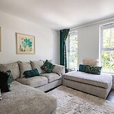 West Hull 2 bed apartment with Parking