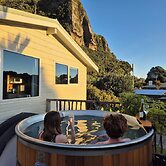 Nikauscapes - Hot Tub in Punakaiki village