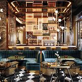 Jewelz By King's Hotel