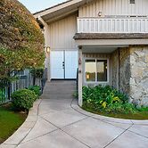 Luxury Hilltop Designer House w Pool Great View