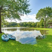Lake Tawakoni Access + Hot Tub - Wills Point Home!