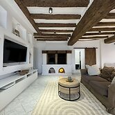 House in Mansigne With Fenced Garden