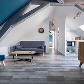 Chic Apartment Near City Center