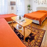 Room-charming Guest Room in Historic Vel