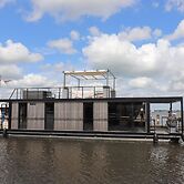 Houseboat With Sauna and Fantastic View