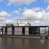 Houseboat With Sauna and Fantastic View