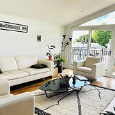 4-bed Seaside Dream House - Sleeps 8 & Parking
