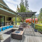 Scenic Riverfront Escape w/ Sauna in Junction City