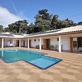 Ch Cara com Piscina Churrasq e Wifi pet Friendly
