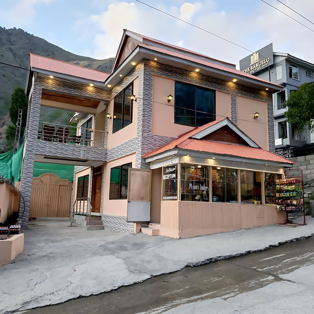 Moon Lodges Naran