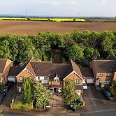 House Sleeps6-garden-petsok-parking-long Stay Disc