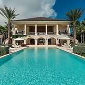 Oceanfront Luxury Villa With Amazing Staff