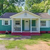 5 Mi to Uptown: Charlotte Hideaway w/ Yard