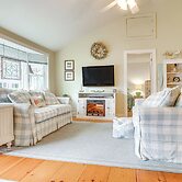 Walk to Goose Rocks Beach: Quiet Townhome w/ Patio