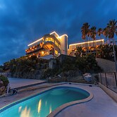 Livemax Resort Inamiseafront