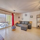 Modern Comfort by the Lagoon