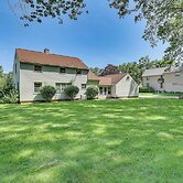 1 Mi to Dtwn Salem: Apt w/ Garage Access!