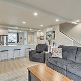 Columbia River Views: Spacious Hammond Getaway!