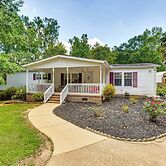 2 Mi to Dtwn: Retreat on 3 Acres in Pelzer!