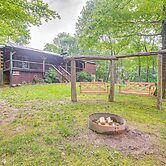 Pond & Fire Pit: Charming Log Cabin Near Blue Rock