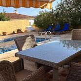 Casa Bueno Sunset Villa - Sleeps 7, Pool & Aircon
