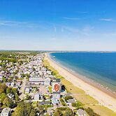 Oceanfront Home - Beach Access - Deck + Ping Pong