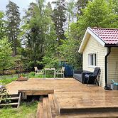 Cozy Tiny House Retreat in Stockholm Archipelago