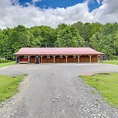 6 Mi to Main Street: Dog-friendly Home in Dover!