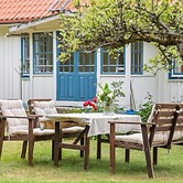 House With Guest Loft and Garden