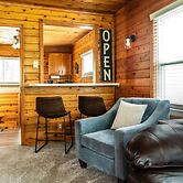 Pet Friendly Lake Geneva Getaway for 6!