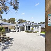 Saltwood Coastal Hamptons Luxe With Pool