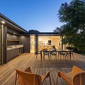 Midnight Sands Luxe Beachside Designer With Pool