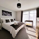 Spacious Family Bungalow With Garden For Up To 7