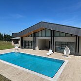 Arena Apartments & Villas Guba