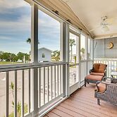 4 Mi to Fort Myers Beach: Home w/ Resort Perks!