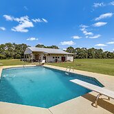 BBQ Ready: Farm-style Kinston Hideaway w/ Pool