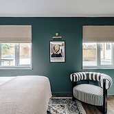 Hermes Hotel by Nestor