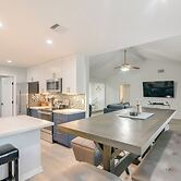 Golf & Get Outside - Family Home in Houston!
