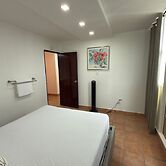 3 Bed 1 Bath 1 Park Plaza Universidad