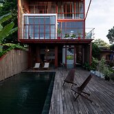 Scarlet Pavilion Homestay