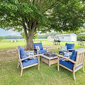 Getaway on 1/2 Acre w/ Deck in Georgetown