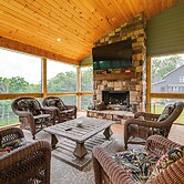 14 Mi to Mammoth Cave NP: Spacious Family Home