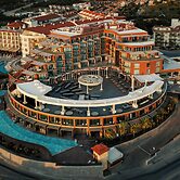 Qlusive Hotel