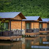 Moretoni Lake Resort